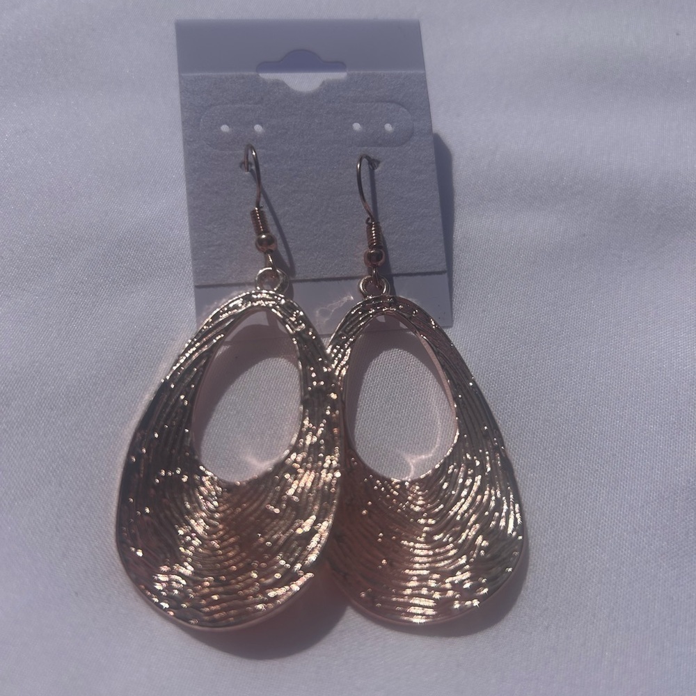 ✨ Rose Gold Textured Dangle Earrings – Elegant & Stylish! ✨